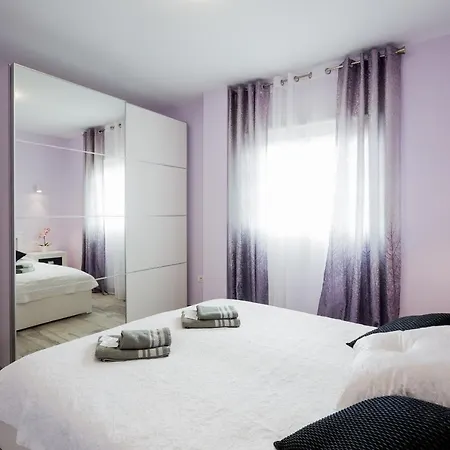 Apartament Mar De Lux A26 *